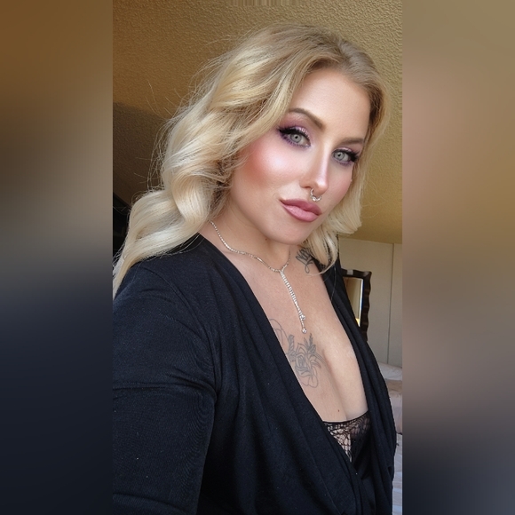 Meet your Posher, Deborah - Picture 3 of 14